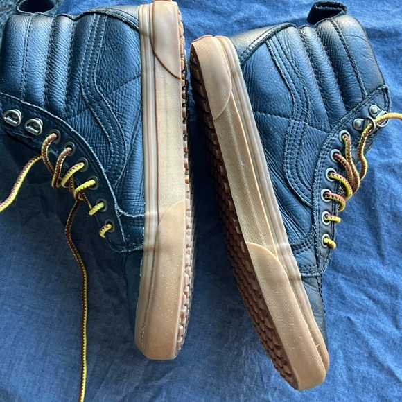 Size 7 Black Leather Vans w/ a dope sole 😉 - Picture 4 of 6